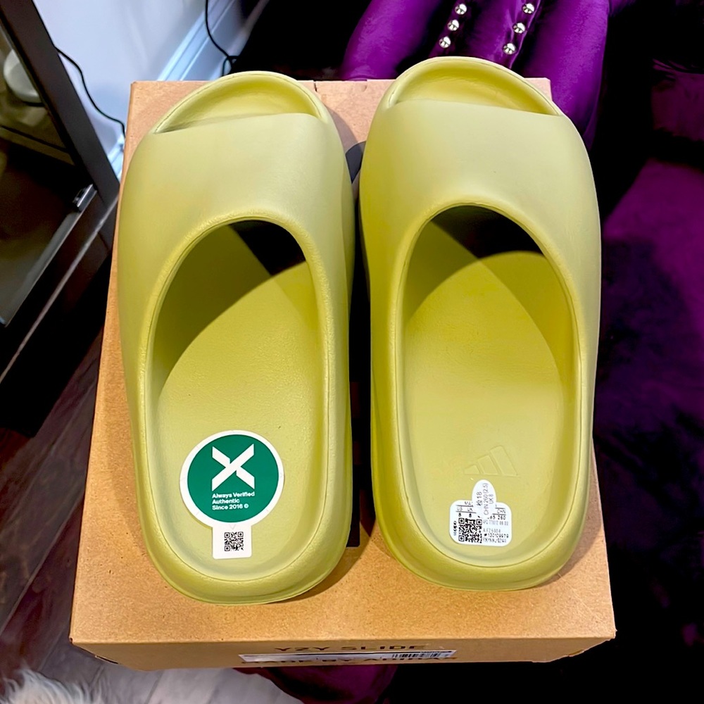 Brand New YZY Slides